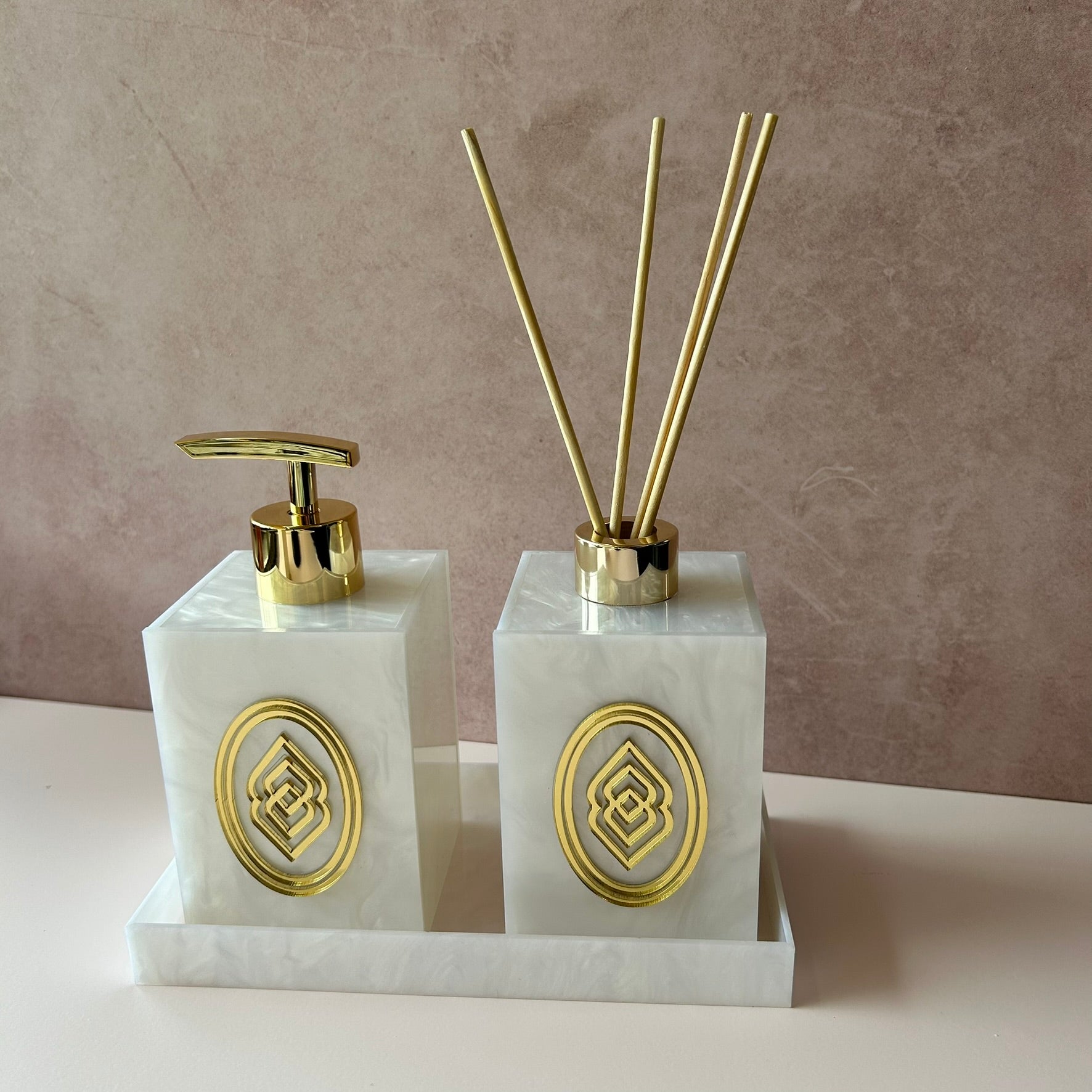 Kit lavabo SABONETEIRA + DIFUSOR + BANDEJA personalizado clinica estudio