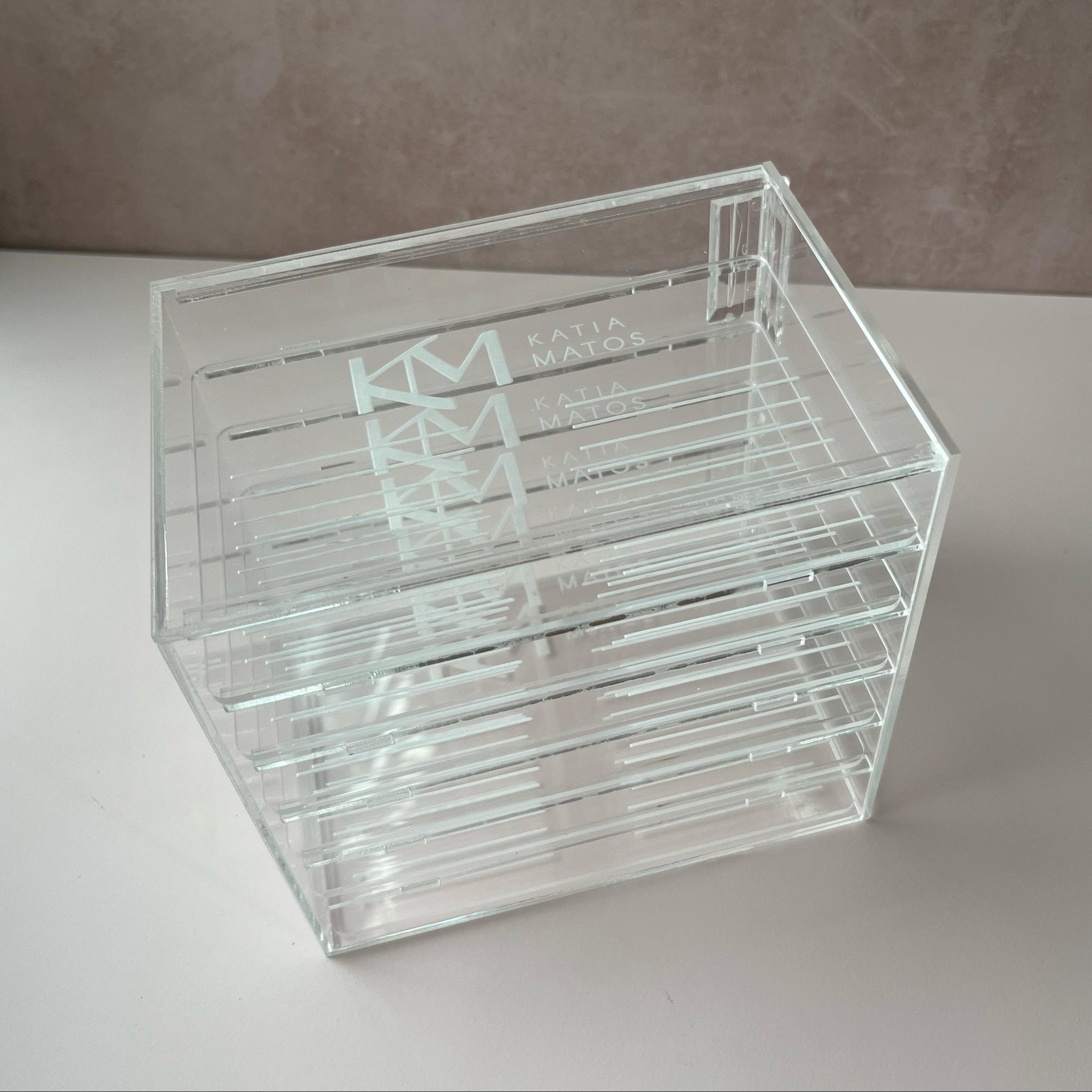 Caixa organizadora para lash design em acrílico personalizada